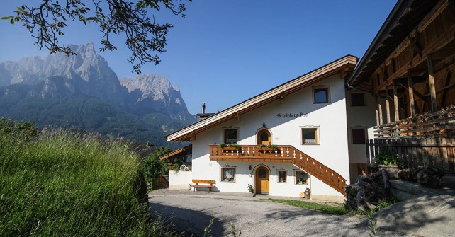 Farm Schildberghof with apartments in the Dolomites